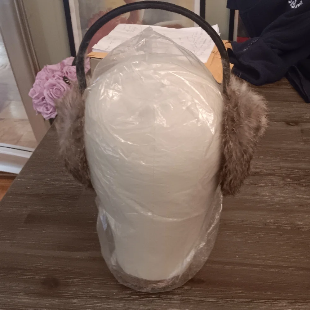 Elegant Rabbit Fur Earmuffs - Black and Gray - Picture 2 of 15